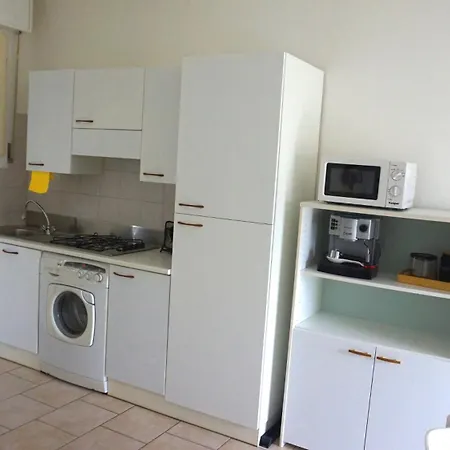 Casa Bianca 2-12 Lido delle Nazioni